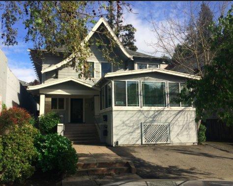 Serene setting on Grand Avenue, with free 2 hour parking along Sunnyslope Ave and Boulevard Way