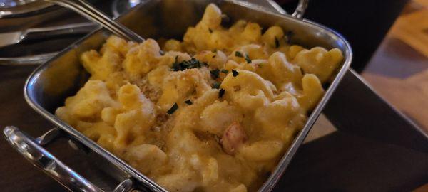 Mac and cheese with lobster