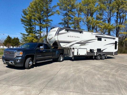 2018 GMC Sierra Denali 3500HD Dually and 2020 Montana 3120RL