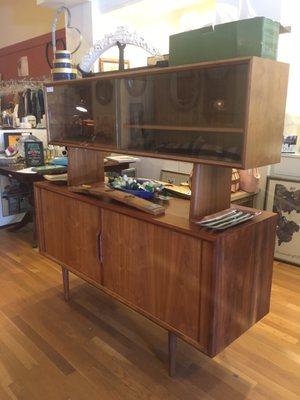 Mid century credenza gem I found at sugar daddy's. So happy with my purchase!