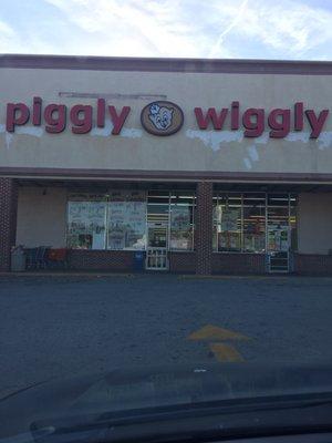 Storefront of the old IGA (now Piggly Wiggly)...