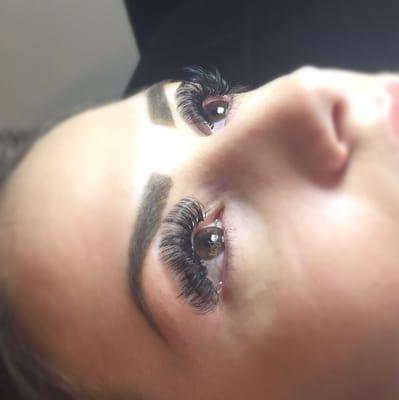 Volume lashes