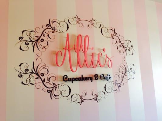 Allie's Cupcakery & Cafe - a fabulous and utterly delicious addition to Washington's restaurant and bakery scene!