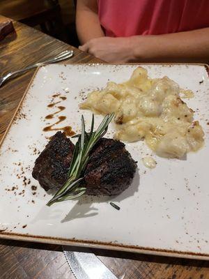 8 oz filet with au gratin potatoes