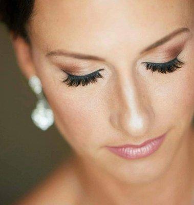 Eyelash extension/Airbrush makeup