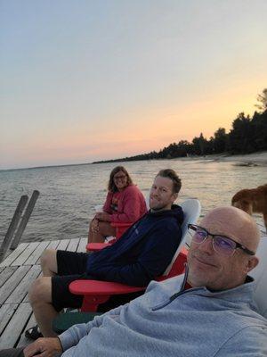 People chillin on the dock