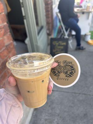 Iced Vanilla Oatmilk Latte