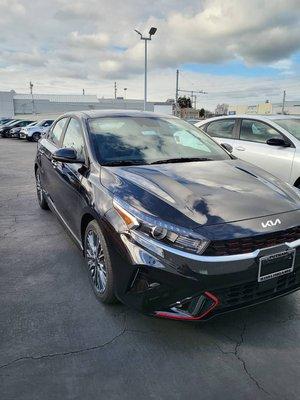 Front of KIA Forte GT-Line