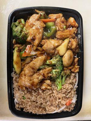 C11. Szechuan Chicken Special Combination Platter