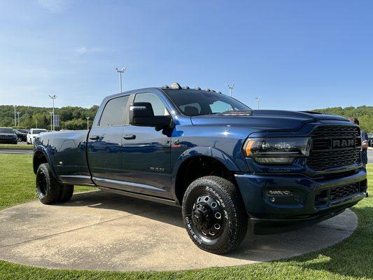 Ram 3500 Cummins Dually Limited custom Midnight Blue paint