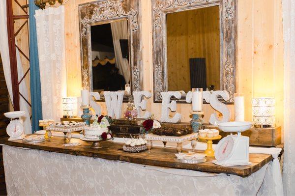 We didn't add any decoration to this beautiful and TASTY dessert table