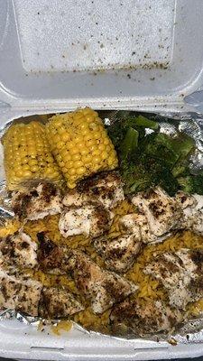 Grilled chicken rice bowl, broccoli, corn