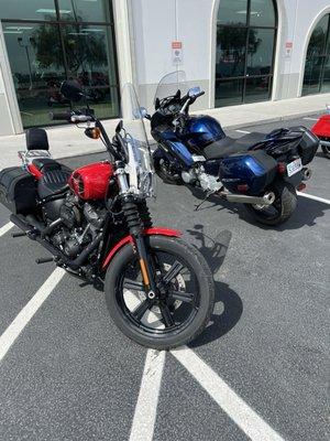 Harley Bob Blacked Out-Awesome Ride! Next to the Yamaha 1300 also a nice ride.