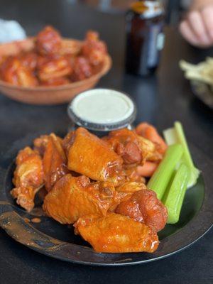 20 Famous Wings- Medium