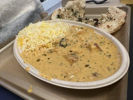 Methi Malai Curry with Chicken & Garlic Naan