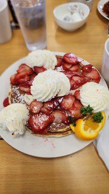 Mmmmmm strawberry cheese cake pancakes