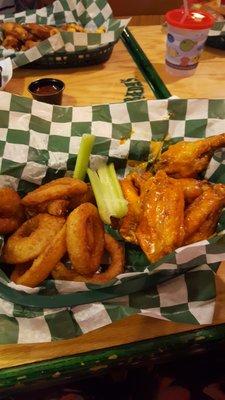 spicy garlic wings and onion rings combo