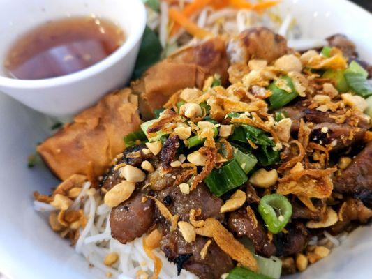 bún thịt nướng chá giò /grilled pork vermicelli w/eggroll