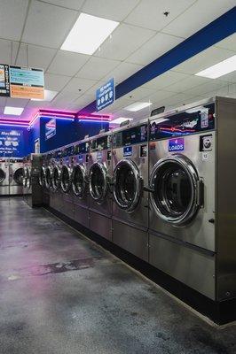 Huge Capacity 35 Brand New Large Capacity Washers 30 Hot Large Capacity Dryers Card & Apple Pay