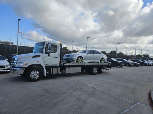 Mercedes Luxury vehicle towing