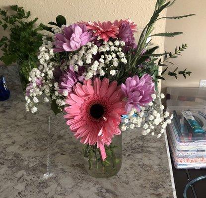 Daisies in mason jar - sweet!