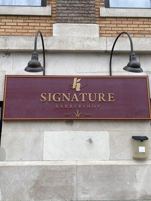 K signature barbershop front