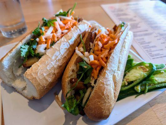 Thit Xiu (Sliced Braised Pork belly) Banh Mi