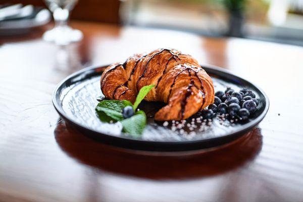 Chocolate + Croissant = legend!