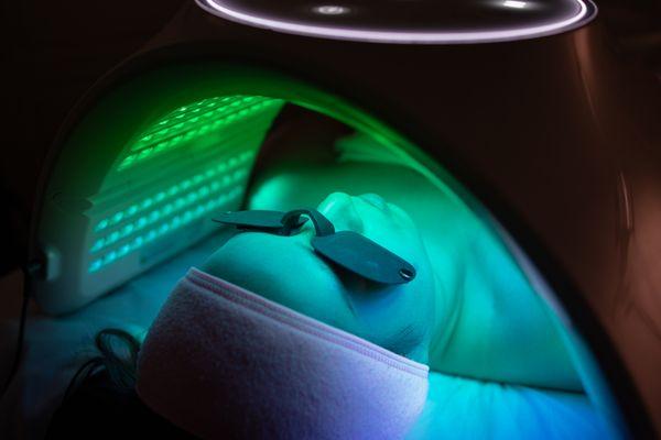 Facial: LED Light Therapy