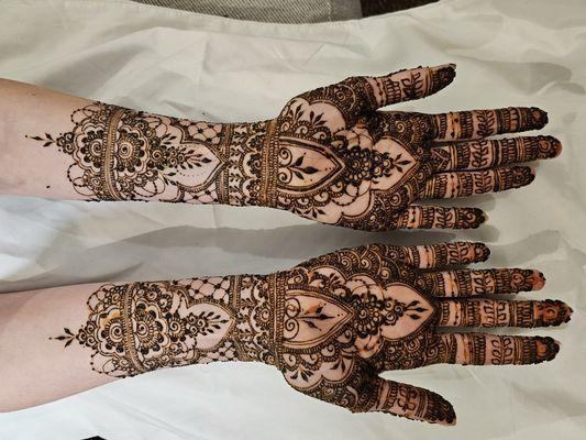 Intricate Bridal mehndi