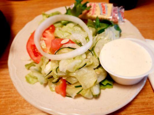 Garden salad with ranch dressing