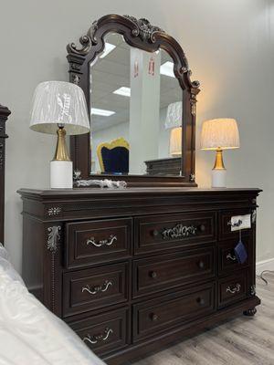 Dresser