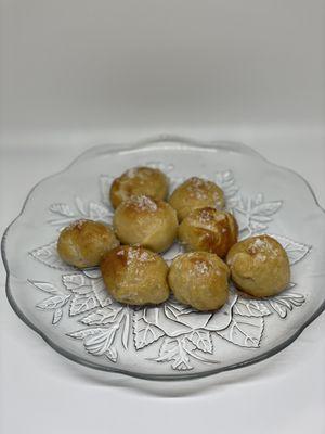 Pretzel balls