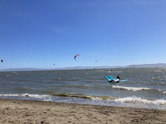 Good waves, great for activities in the beach