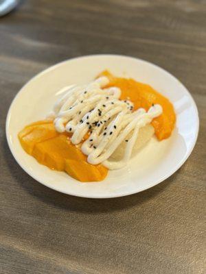 Mango Sticky Rice.  We don't deserve you!  What a great way to cap off the evening.