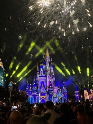 Magic Kingdom's Enchantment Fireworks