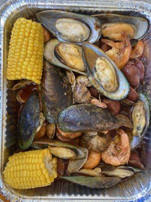 "Cajun Shrimp Boil" with added mussels