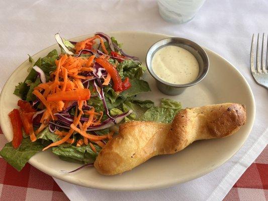 Side salad with warm roll