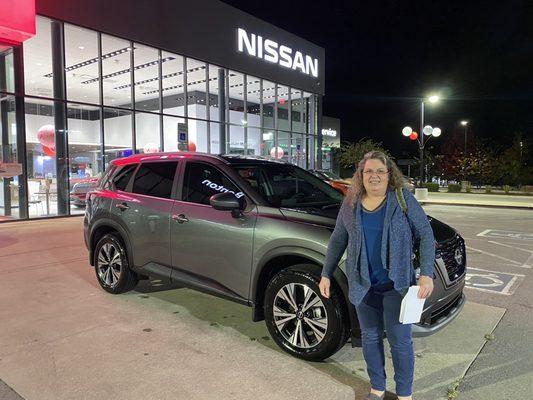 Jennifer bought her first brand new car since 1991 with this 2023 Nissan Rogue SV Premium