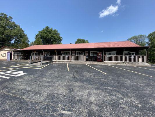 The outside of the secondary gift shop.