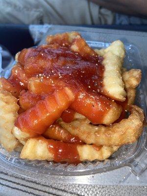 Very good Crinkle Fries.. ordered with Ketchup, salt & pepper already on them :)