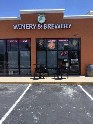 Twisted vine winery in Kissimmee Fl 4467 W Vine Street in side seating and outside