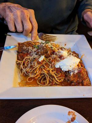 Spaghetti and meatballs with ricotta