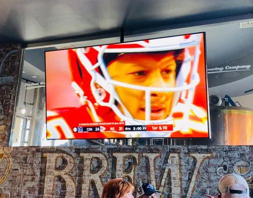 STADIUM BREW, Aliso Viejo, CA!  Service at the BAR is Great & it's a Great Spot to Watch the Games!  1/30/2022 Game: Bengals 27-Chiefs 24!