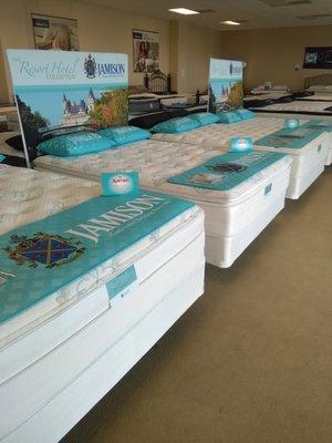 Large selection of quality bedding at the guaranteed lowest prices.