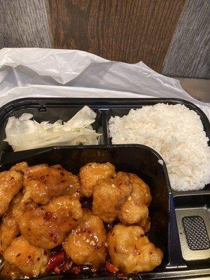 General tso chicken lunch special