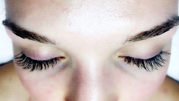 This client has a Full Set of Classic lash extensions in a C curl creating a natural, full look.