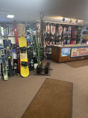 Ski and board wall