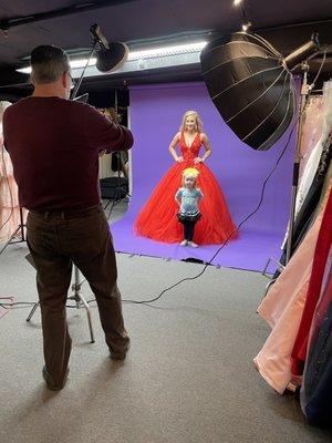 Behind the scenes of Noell Teen Model Isabelle Richards.  Designer: @jovanifashions