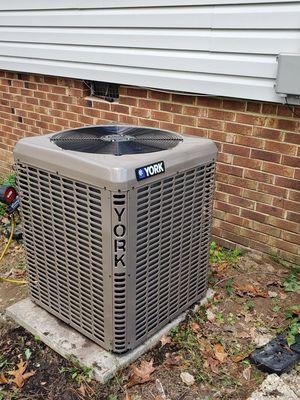 16 Seer York 2 Ton Heat Pump Condenser